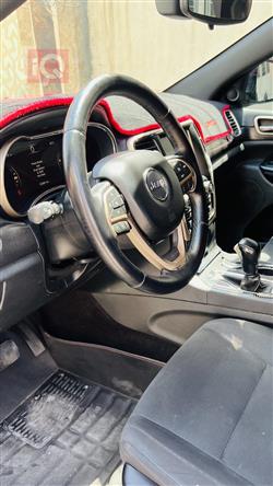 جیپ گراند شیرۆکی